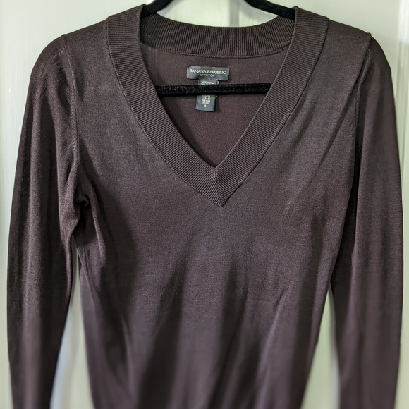 Banana Republic - Silk V-neck Sweater - Picture 1 of 4